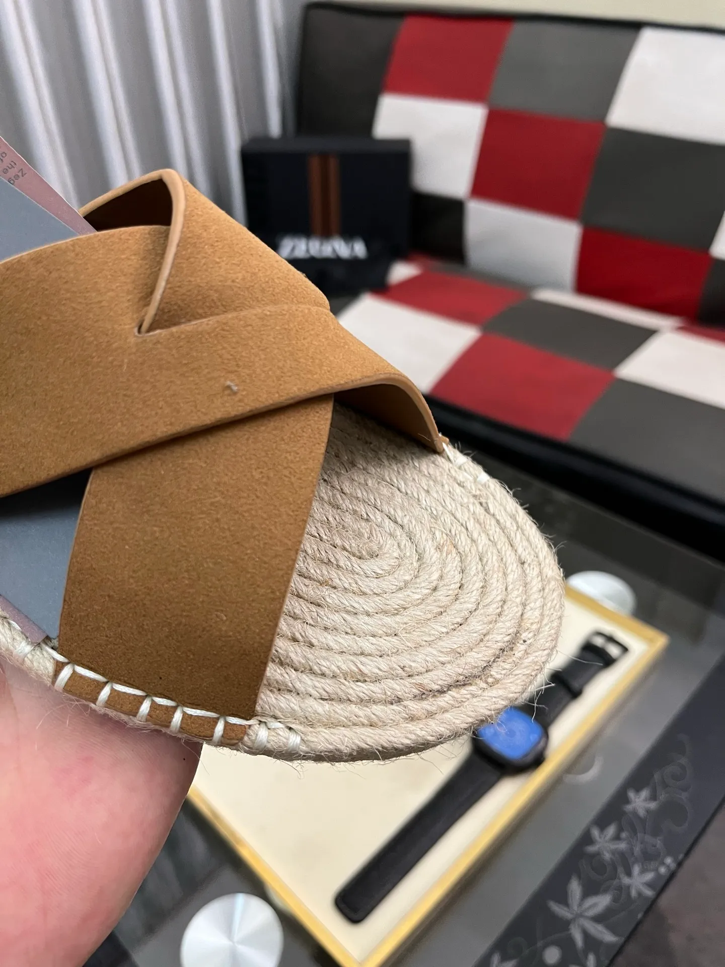 Men's shoes 💰320⌚️⌚️《HERMES》Hermès 💁♂️Men's casual slippers, compare the quality at the counter🧚🏿♂️ The upper layer has a stone pattern with clear texture, showing high-end, high-end, comfortable to wear and versatile. Purely hand-pulled, raw rubber breathable outsole, breathable and comfortable lambskin lining, 100% comfortable density, original rubber outsole wear-resistant code number 38-44. Can be customized 45-46-47